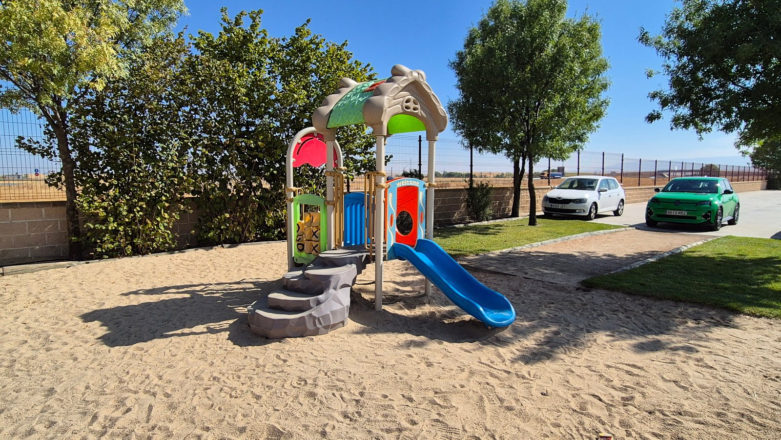 Interior de la cafetería.